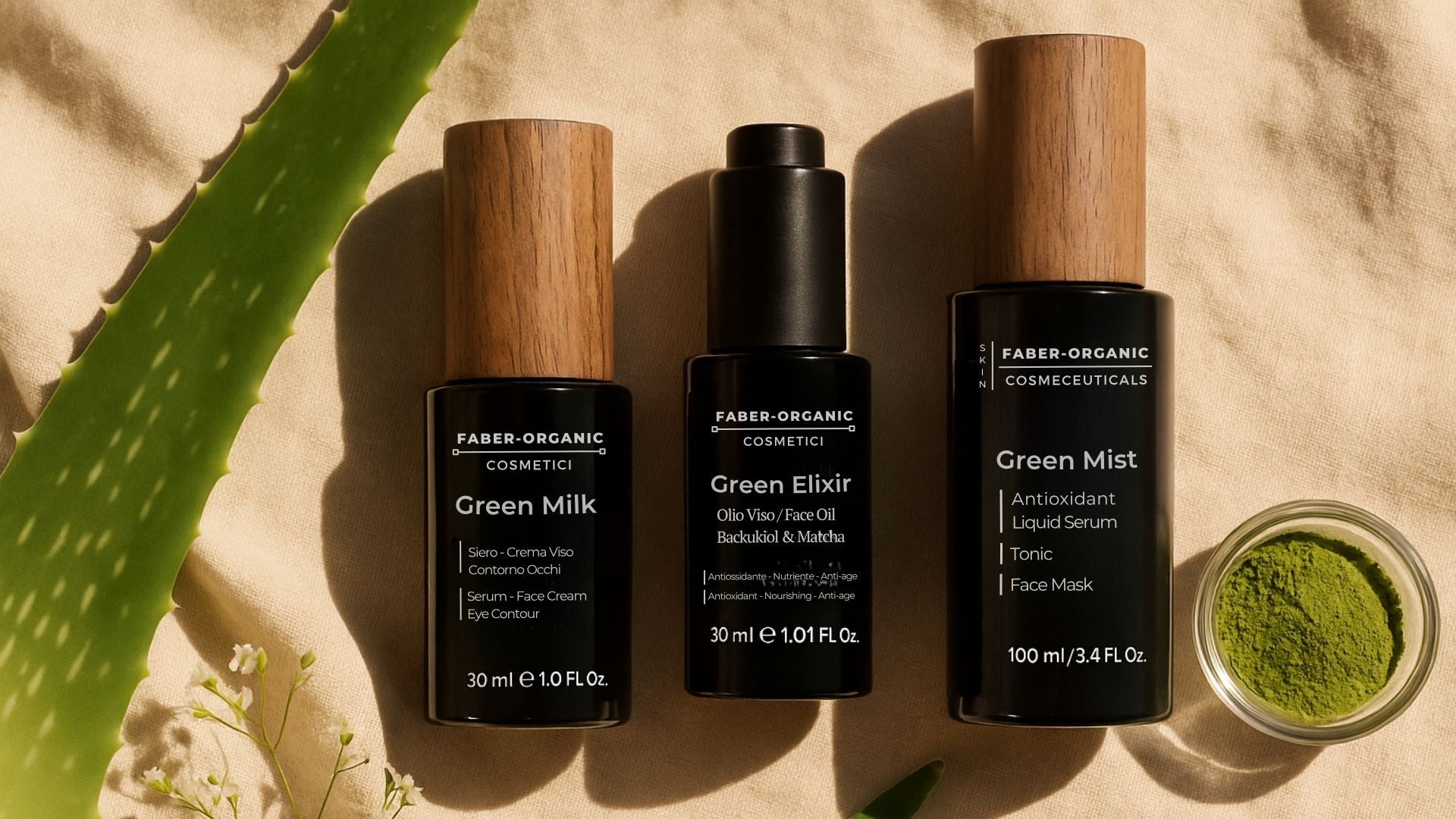 Skincare estiva sotto il sole. I prodotti su tessuto naturale, illuminati dal sole, con aloe, matcha e texture delicate. Evocazione di idratazione e bellezza consapevole.